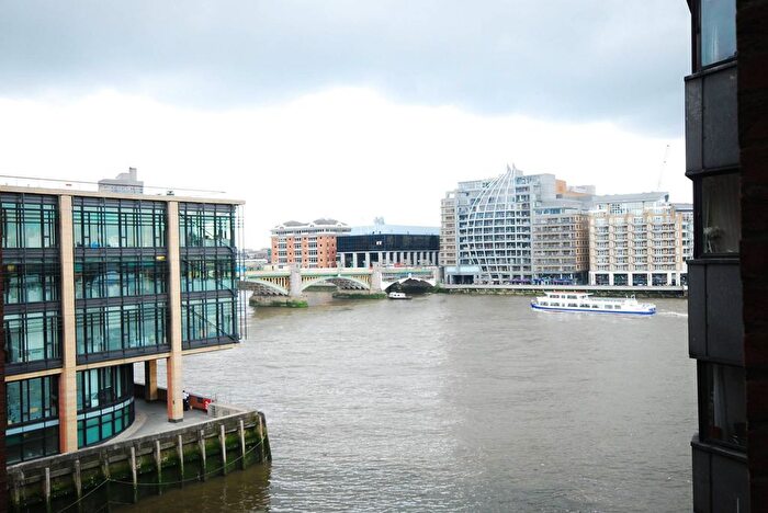 1 Bedroom Flat To Rent In Upper Thames Street, St Pauls, London, EC4V