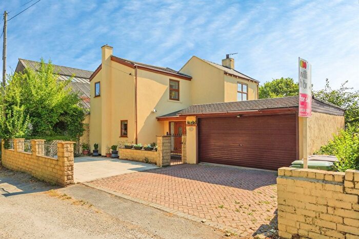 3 Bedroom Detached House For Sale In Crownlands Lane, Ossett, WF5