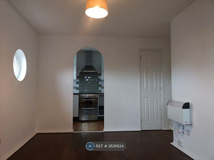 1 Bedroom Flat To Rent In Rosemont Close, Letchworth Garden City, SG6