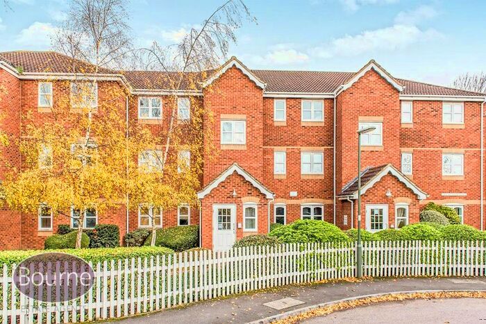 2 Bedroom Flat To Rent In Woodfield Road, Thames Ditton, KT7