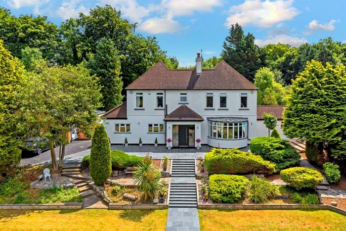 4 Bedroom Detached House For Sale In Redbourn, St. Albans, AL3