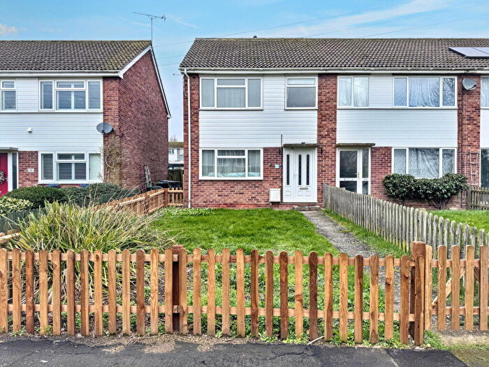 3 Bedroom Semi Detached House For Sale In Windmill Walk, Suttton, CB6