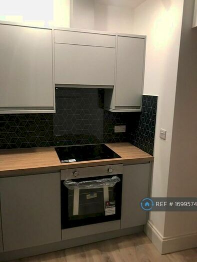 2 Bedroom Flat To Rent In Bay Tree Hill, Liskeard, PL14