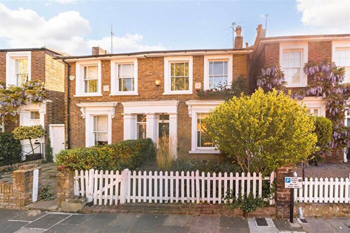 2 Bedroom Property For Sale In Park Road, Teddington, TW11