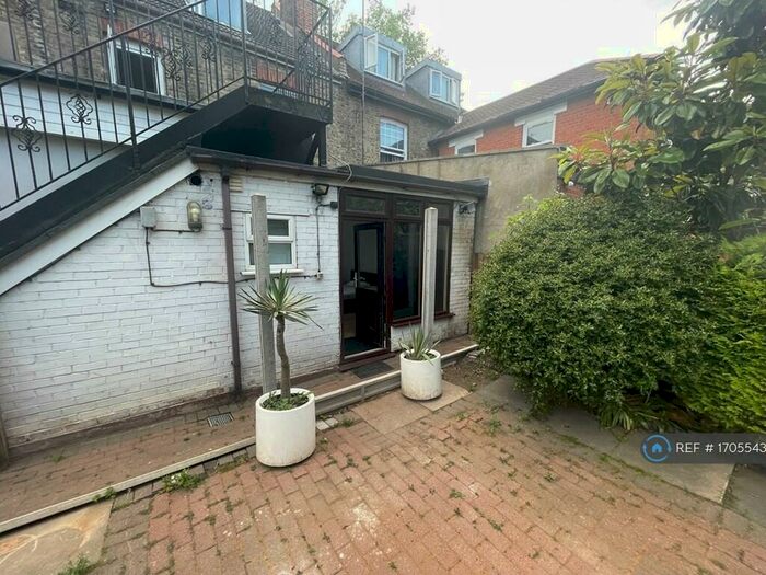 1 Bedroom Flat To Rent In High Road, Wood Green, N22