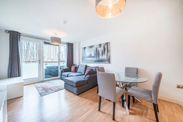 2 Bedroom Flat For Sale In High Street, London, E15