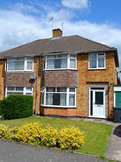 3 Bedroom Semi-Detached House To Rent In Cowdray Close, Leamington Spa, CV31