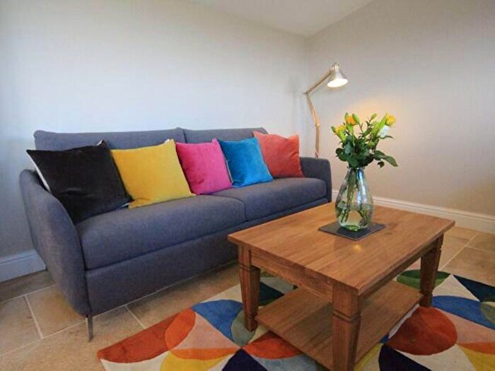 1 Bedroom Flat To Rent In Charlcombe, BA1