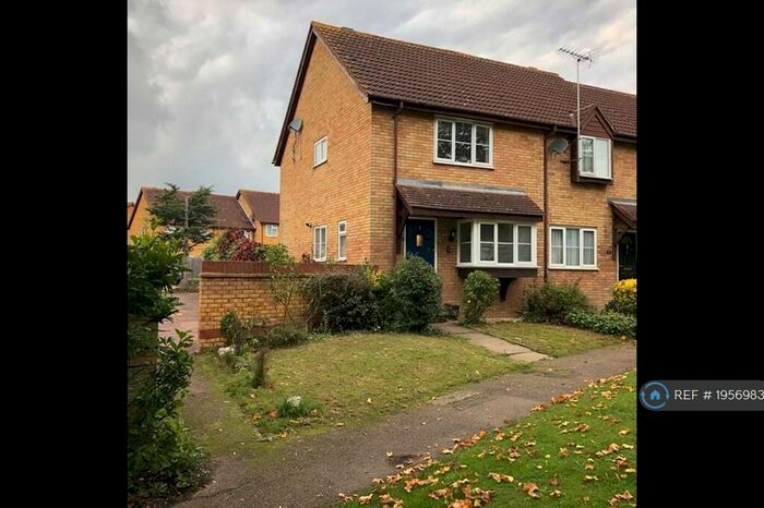 3 Bedroom End Of Terrace House To Rent In Brecon Green, London, NW9