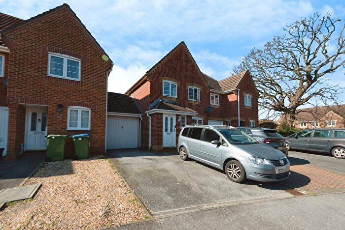 3 Bedroom Semi Detached House For Sale In Watersmeet, Fareham, PO16