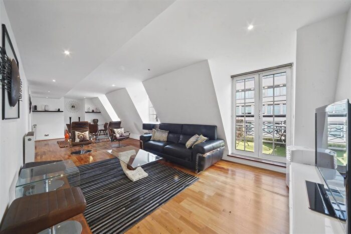 2 Bedroom Flat To Rent In Dorset Street, Marylebone, London, W1U