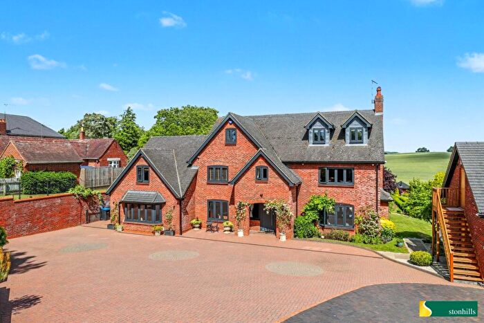 6 Bedroom Detached House For Sale In Hillside Road, Flore, NN7