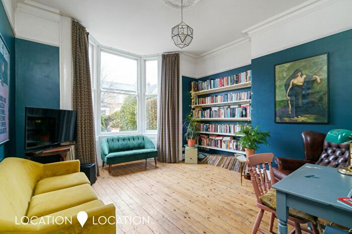 2 Bedroom Flat To Rent In Lordship Park, London, N16