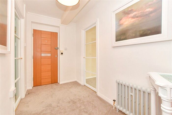 2 Bedroom Flat For Sale In The Gateway, Dover, Kent, CT16