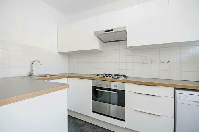 1 Bedroom Flat To Rent In Graham Road, Hackney, London, E8