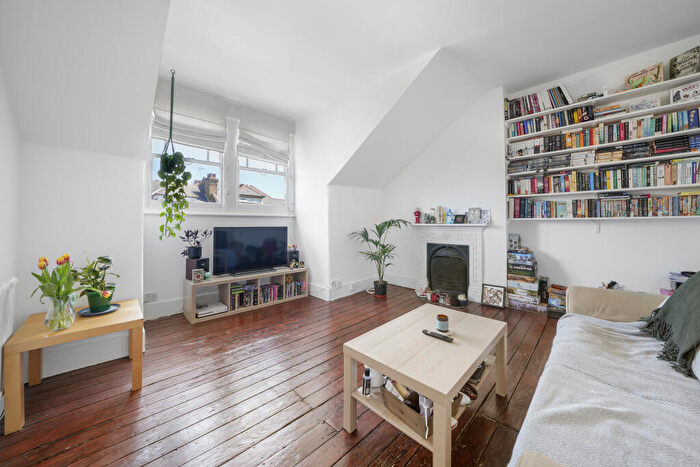 1 Bedroom Flat To Rent In Hillfield Avenue, Crouch End, London, N8