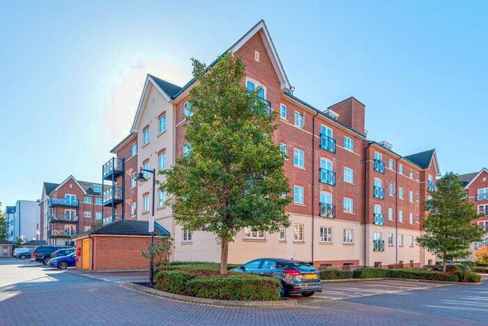 2 Bedroom Apartment To Rent In Viridian Square, Aylesbury, HP21