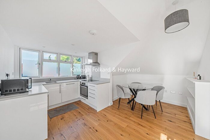 1 Bedroom Flat To Rent In Grand Drive, Raynes Park, London, SW20