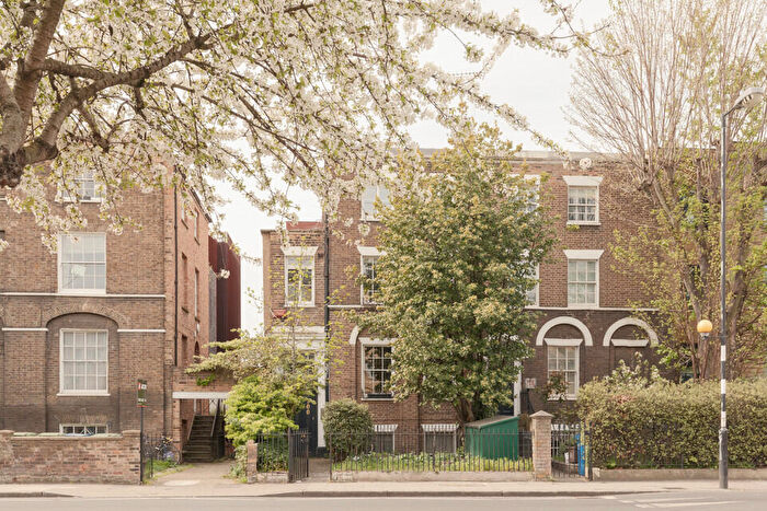 2 Bedroom Flat For Sale In Peckham Hill Street, Peckham, SE15