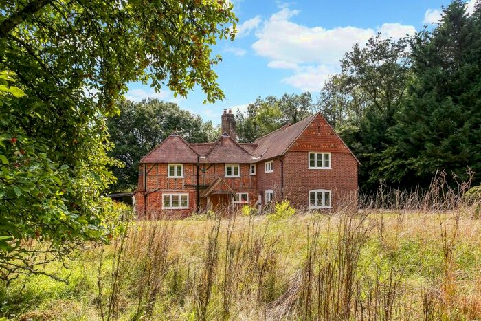 4 Bedroom Detached House To Rent In Petworth Road, Chiddingfold, Godalming, GU8