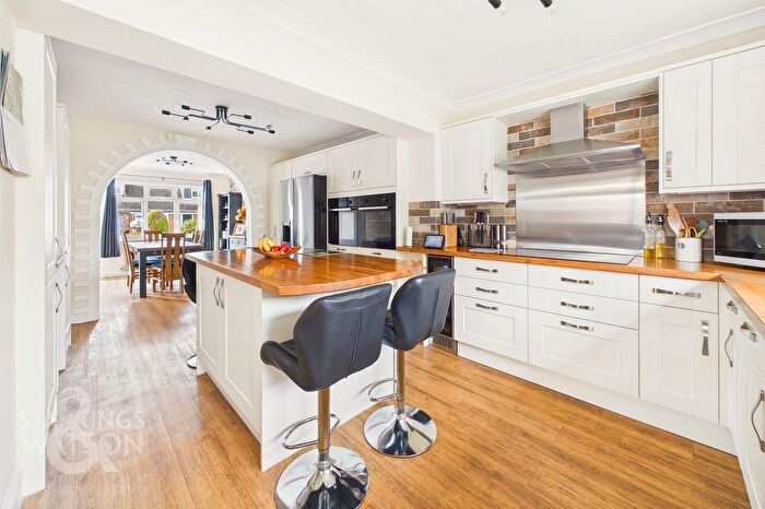 4 Bedroom Detached House For Sale In Marlingford Way, Easton, Norwich, NR9