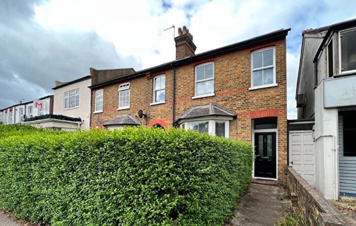 4 Bedroom Semi-Detached House To Rent In Hatfield Road, Potters Bar, Hertfordshire, EN6