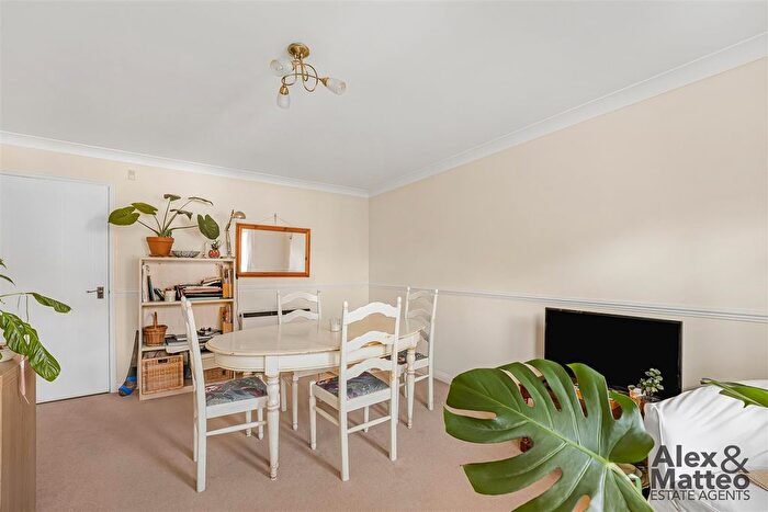 2 Bedroom Flat To Rent In Sheppard Drive, South Bermondsey, SE16