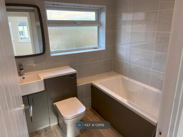 3 Bedroom Semi-Detached House To Rent In Conway Road, Shirley, Solihull B90