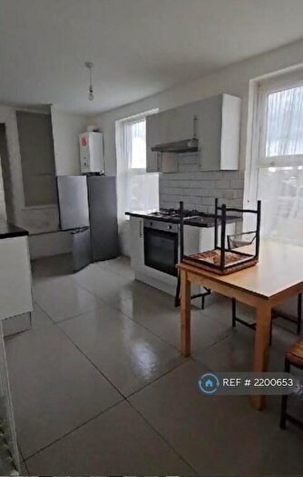 1 Bedroom Flat To Rent In High Road, Romford, RM6