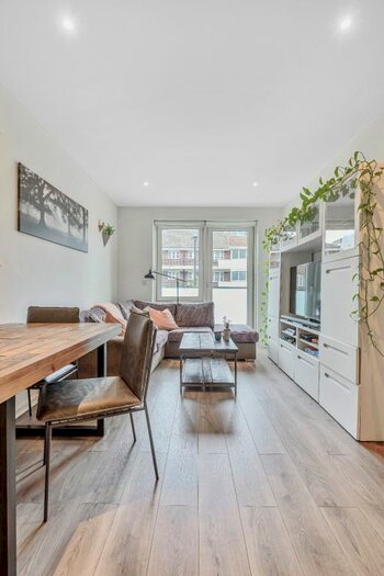 2 Bedroom Flat To Rent In Juniper Drive, London, SW18