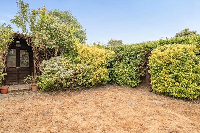 2 Bedroom Flat For Sale In Westward Road, London, E4