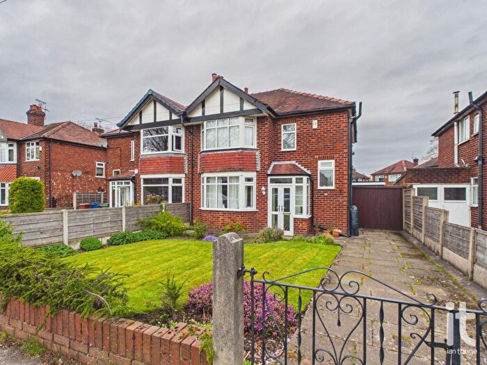 3 Bedroom Semi Detached House For Sale In Dean Lane, Hazel Grove, Stockport, SK7