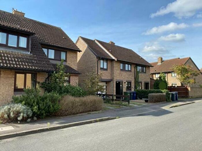 2 Bedroom Semi-Detached House To Rent In Banff Close, CB4