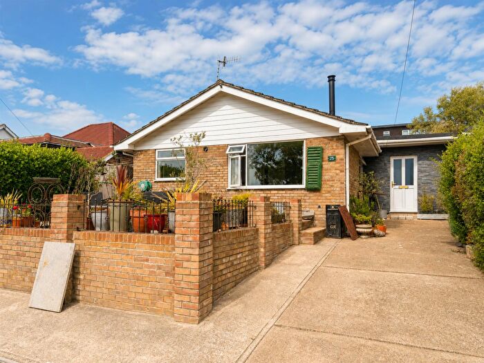 3 Bedroom Detached Bungalow For Sale In Findon Avenue, Saltdean, Brighton, BN2