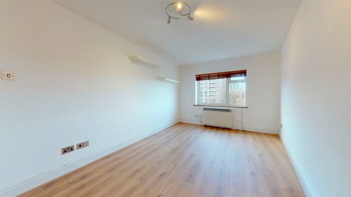 1 Bedroom Flat To Rent In Richmond Road, KT2
