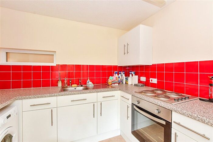2 Bedroom Flat For Sale In Sandhurst Road, Tunbridge Wells, Kent, TN2
