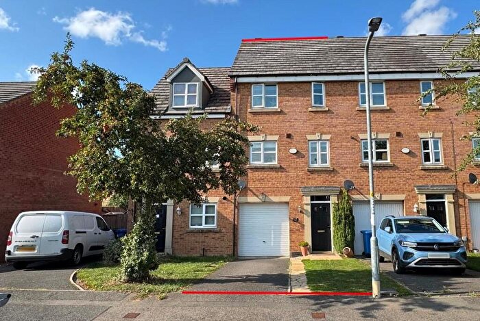 3 Bedroom Town House To Rent In Morse Way, Desborough, NN14