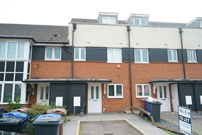 3 Bedroom Terraced House To Rent In North Road, Purfleet, RM19