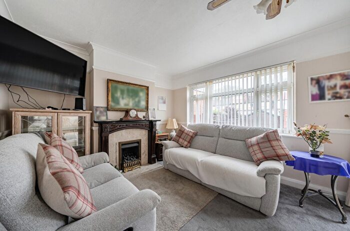 2 Bedroom Bungalow For Sale In Brookfields Avenue, Mitcham, CR4