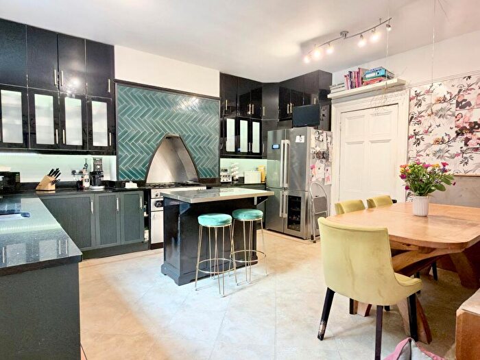 6 Bedroom Town House For Sale In Church Street, Tewkesbury, GL20