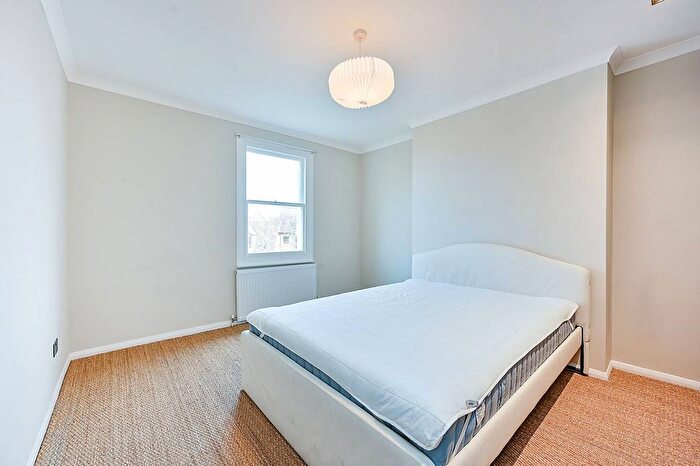 2 Bedroom Flat To Rent In Churchfield Road, West Ealing, London, W13