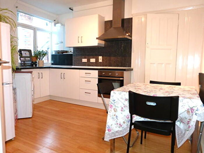 1 Bedroom Flat To Rent In Finchley Road, London, NW11