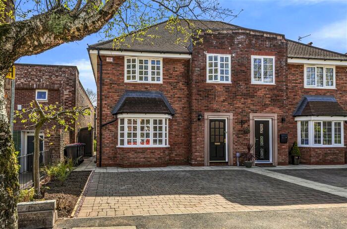 3 Bedroom Semi-Detached House To Rent In Orchard Avenue, Worsley, Manchester, M28