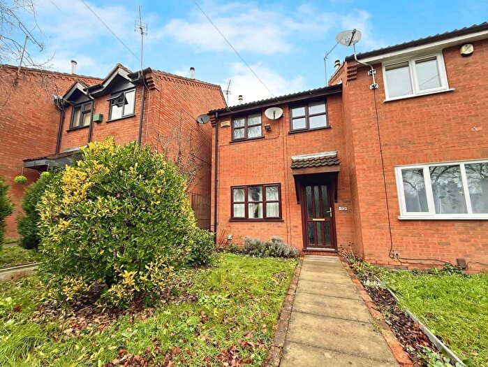 3 Bedroom Property To Rent In Claremont Road, Nottingham, NG5