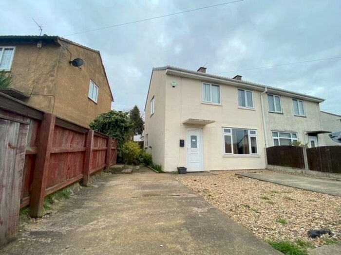 3 Bedroom House To Rent In Edinburgh Avenue, Bolton-upon-Dearne, Rotherham, S63