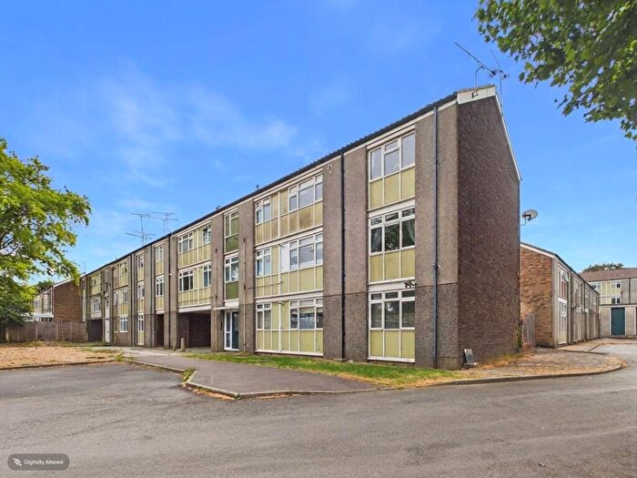 2 Bedroom Flat For Sale In Ashburnham Road, Crawley, RH10