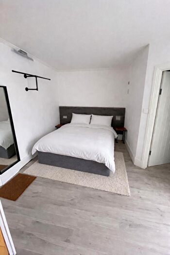 Studio To Rent In Church Road, Exeter, Devon, EX2