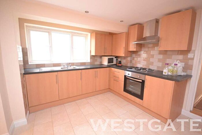 5 Bedroom Terraced House To Rent In Junction Road, University Area, RG1