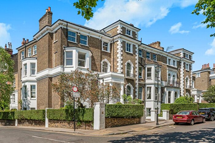 2 Bedroom Flat For Sale In Wilmington House, Highbury Crescent, N5