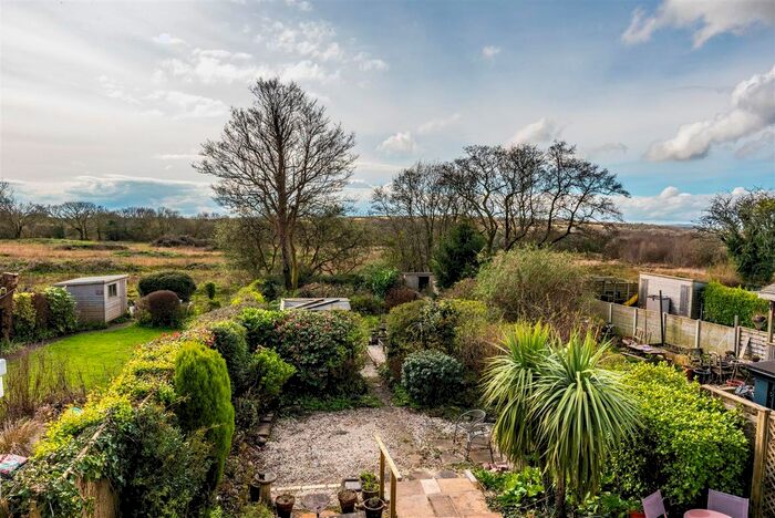 3 Bedroom Semi-Detached House For Sale In Cilonnen Road, Three Crosses, Swansea, SA4